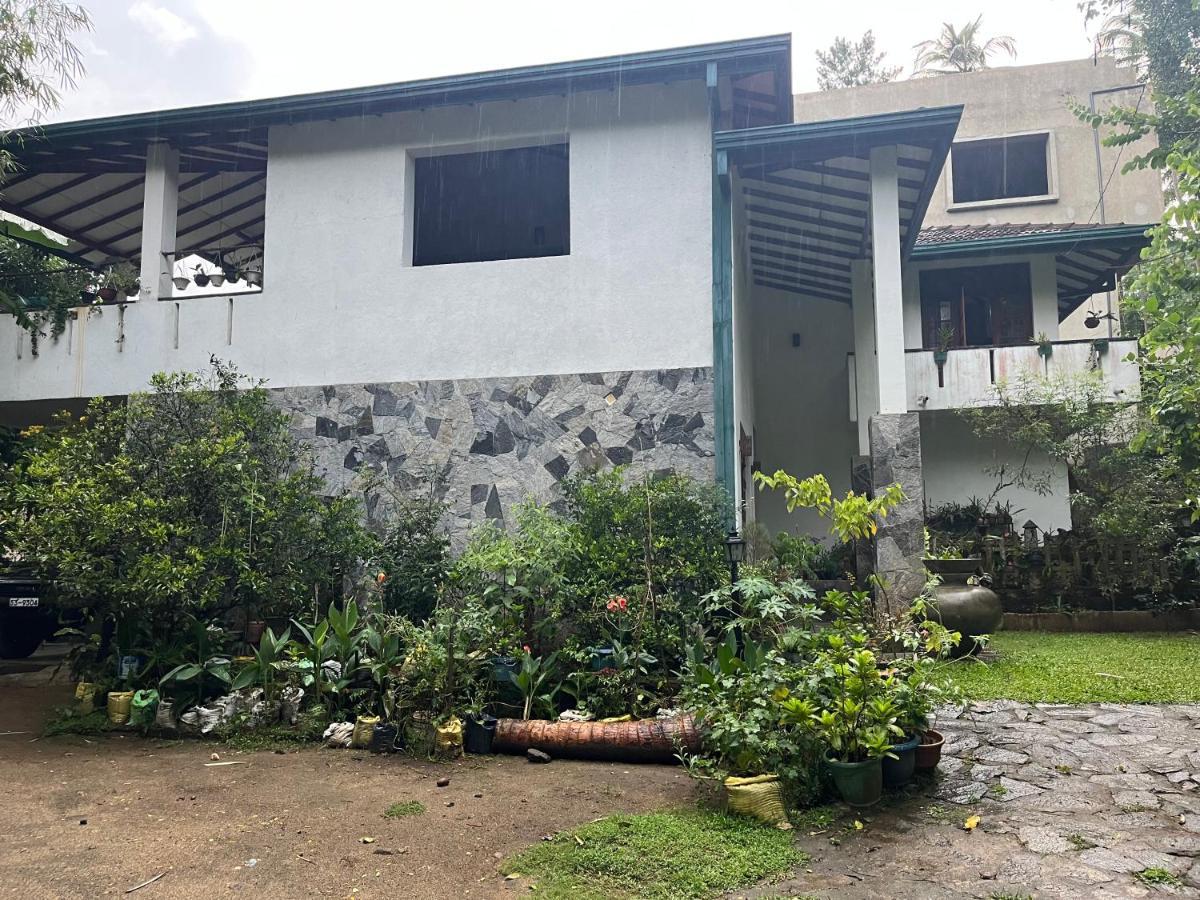 Ferienwohnung Rustic Mahaweli Kandy Exterior foto